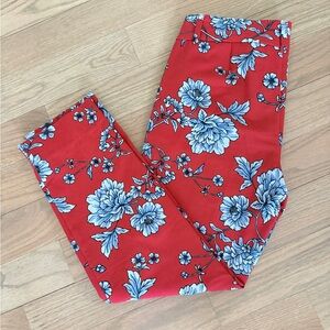 Roz & Ali Red Ankle Pants with Blue Floral Print